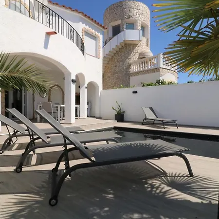 Holiday home Valira 20d - Belle Avec Piscine Sur Canal *
