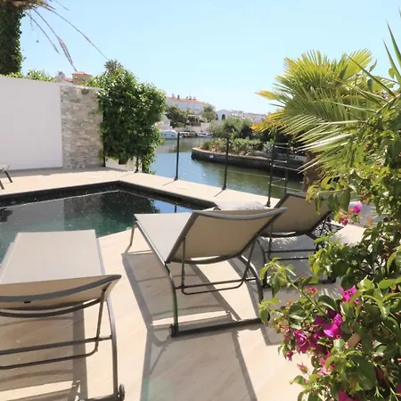 Holiday home Valira 20d - Belle Avec Piscine Sur Canal *