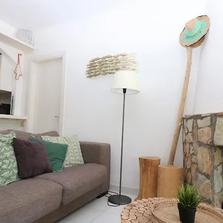 Valira 20d - Belle Avec Piscine Sur Canal Holiday home Empuriabrava